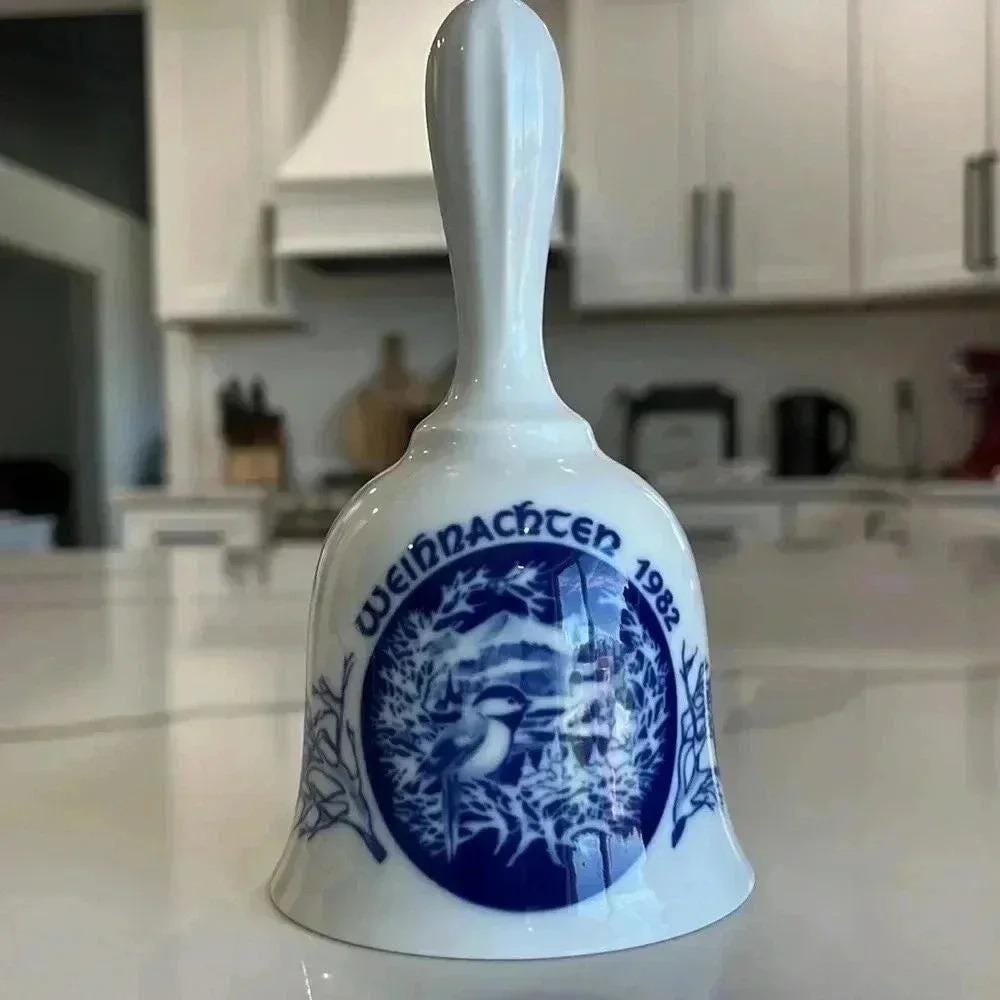 Vintage Schumann Imperial 1982 collector bell  Blue‎ White Germany winter scene